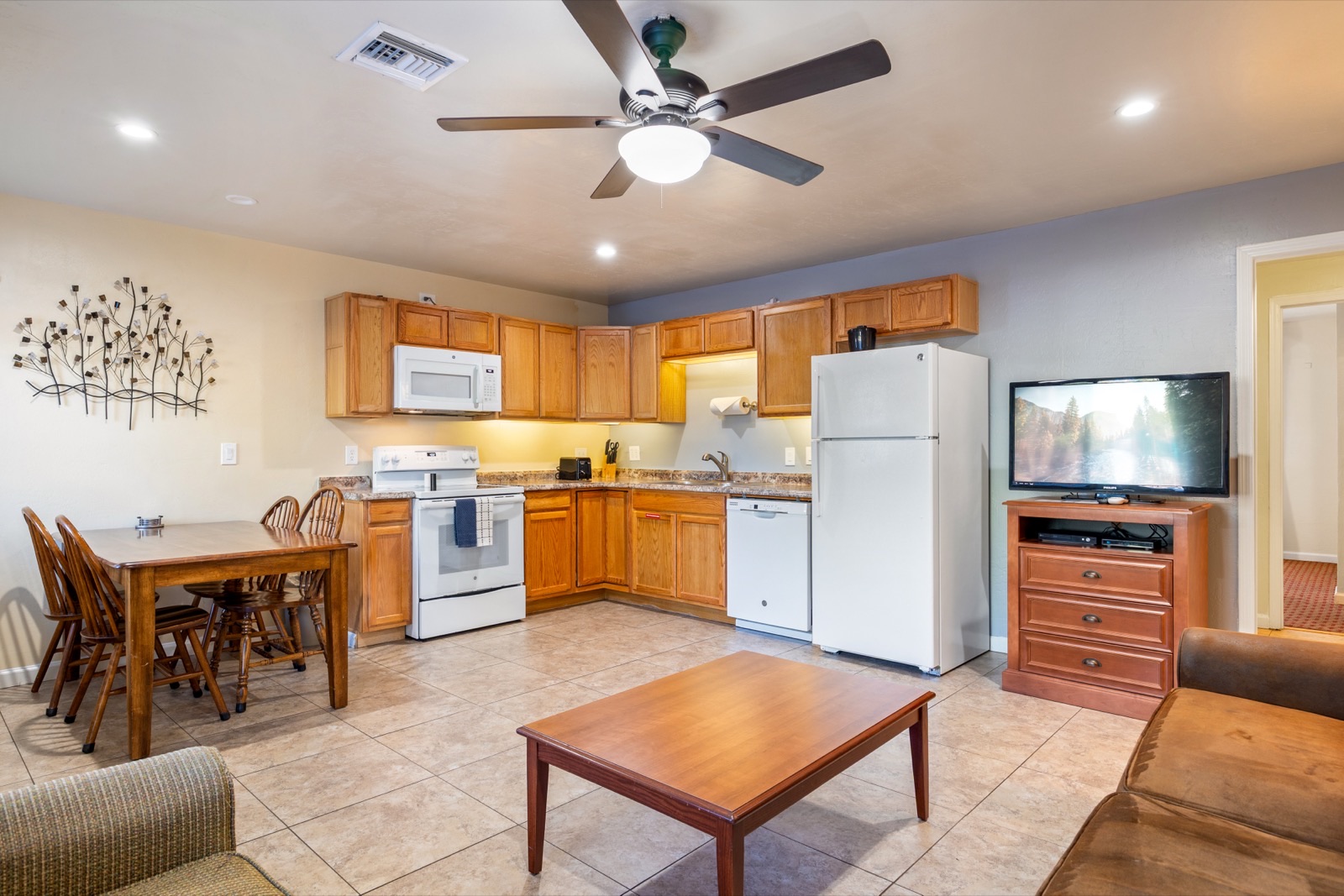 Pine Grand Canyon kitchen